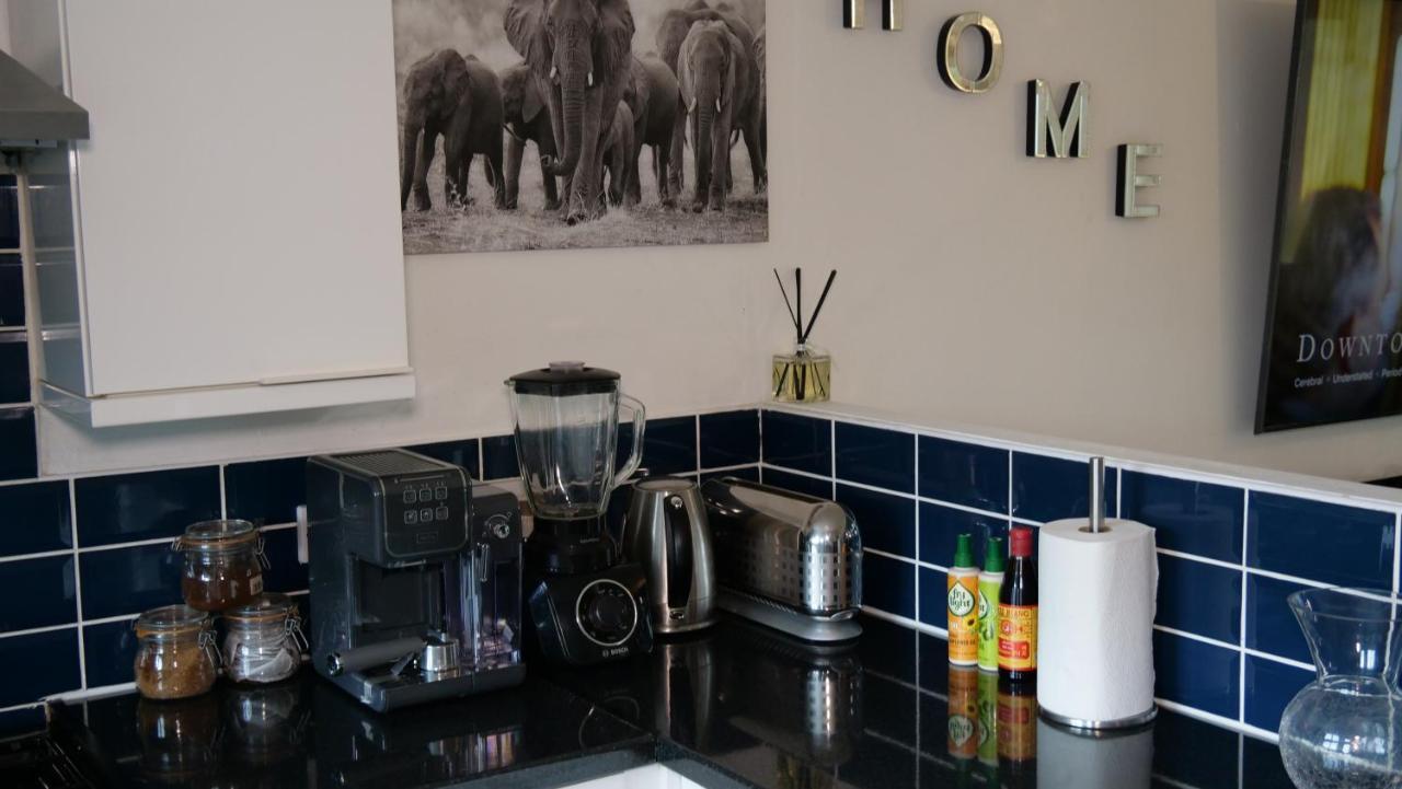 Milton Keynes Luxury Short Stay House With Wifi And Free Parking Wolverton  Exterior foto